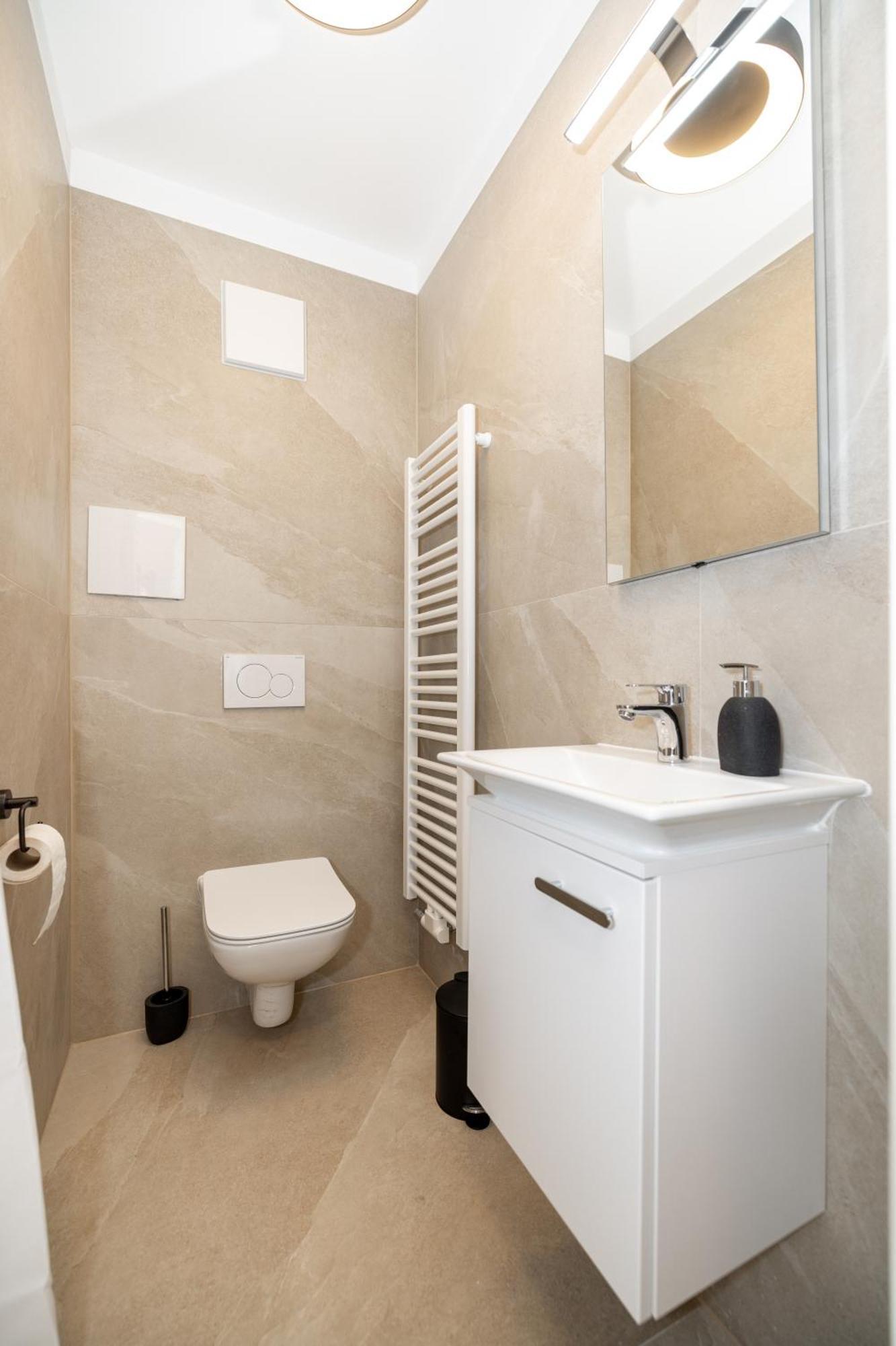 Kleines Apartment Mit Balkon 维尔茨堡 外观 照片
